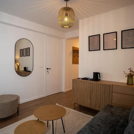 No 23- Free Parking *