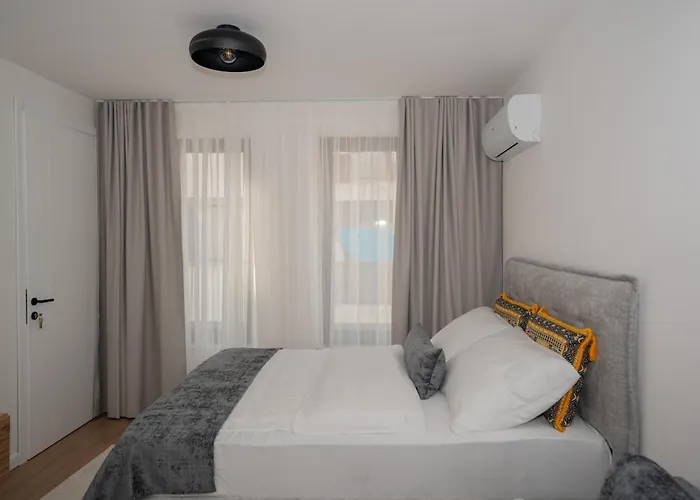 No 23- Free Parking *